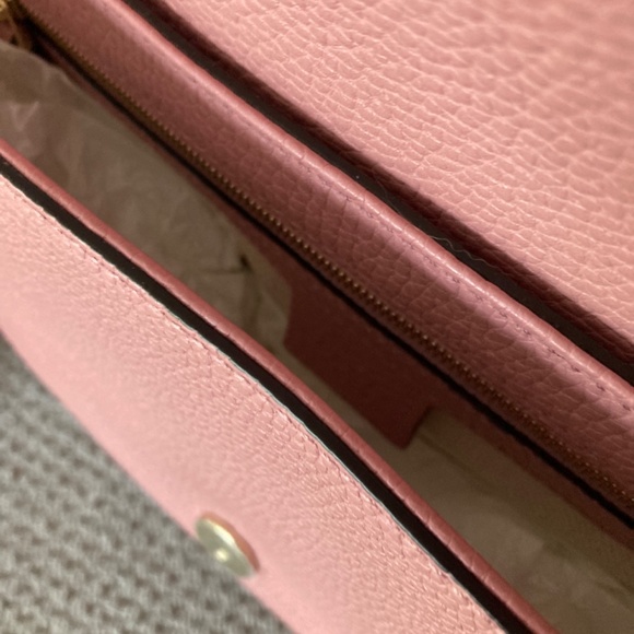 COPY - Brand new Gucci Crossbody - Picture 3 of 6